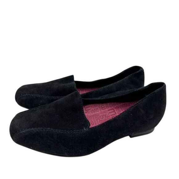 Munro Shoes Size 6 Wide Black Suede Diedre Flat Casual Slip‎ On Style NEW - Picture 1 of 11